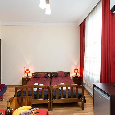 Gis Guest House Тбилиси Екстериор снимка