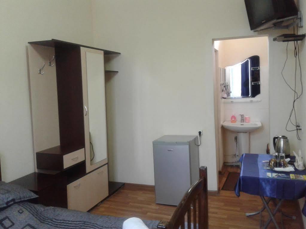 Gis Guest House Тбилиси Екстериор снимка