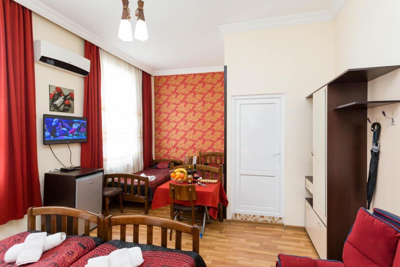 Gis Guest House Тбилиси Екстериор снимка