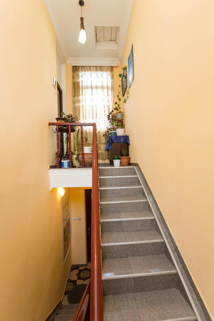 Gis Guest House Тбилиси Екстериор снимка