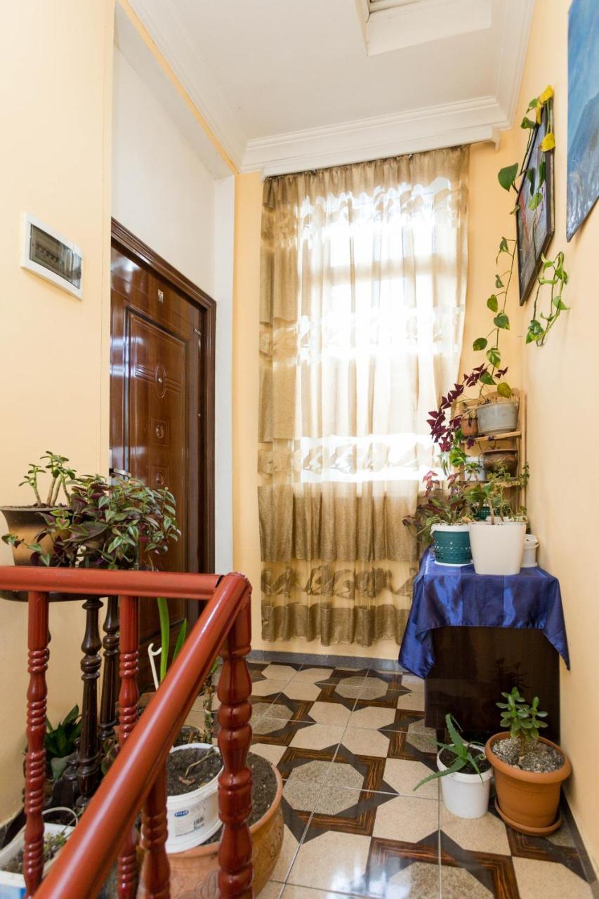 Gis Guest House Тбилиси Екстериор снимка